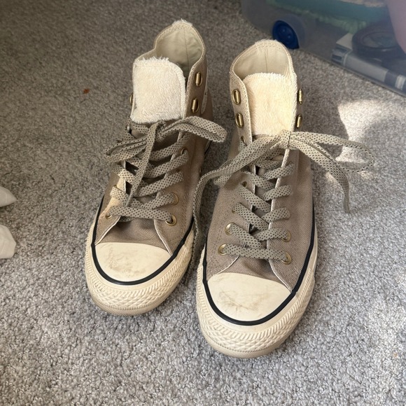 Converse Chuck Taylor Womens High Top Faux Fur Lined Taupe Tan Sneakers 8 - Picture 2 of 10